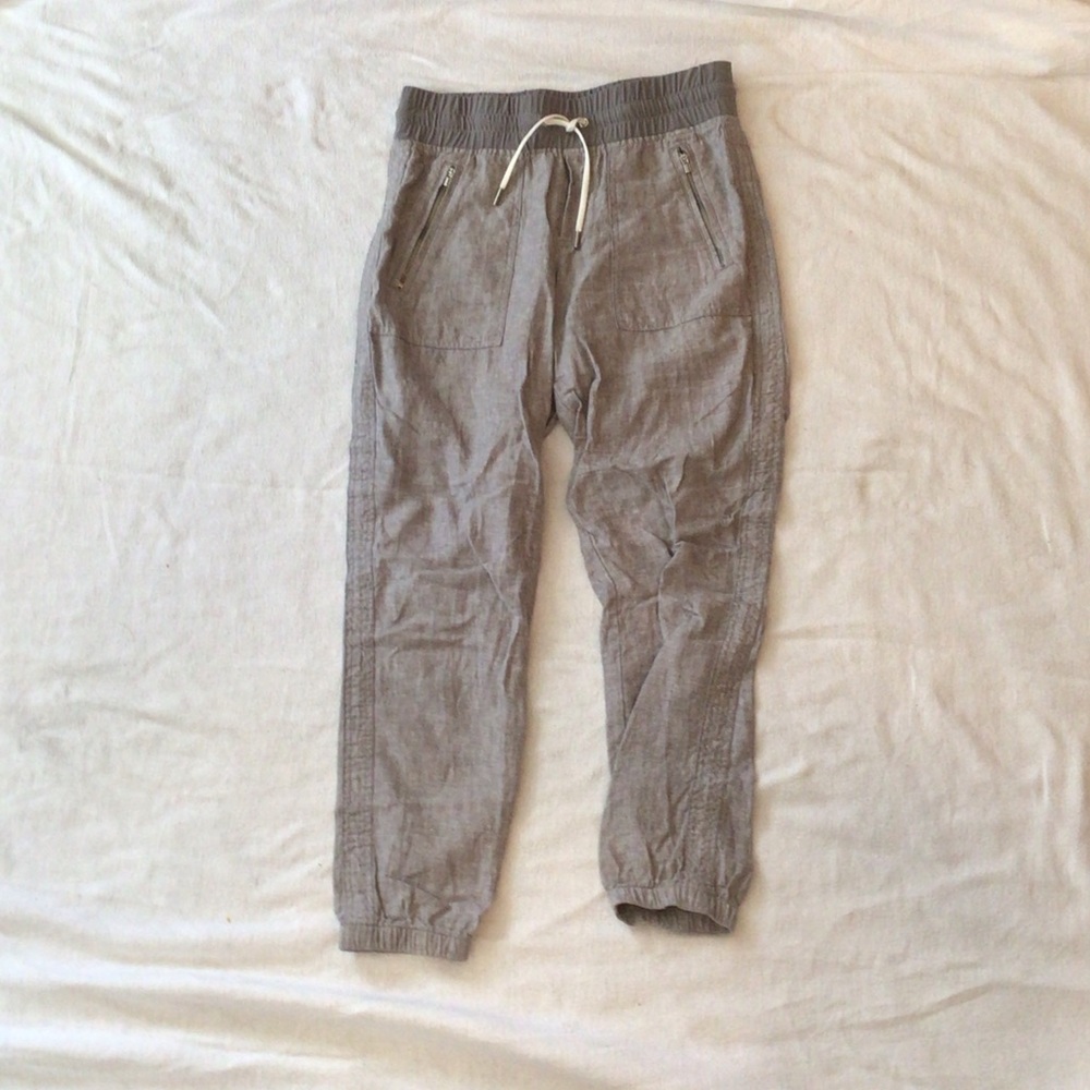 Athleta women’s Gray linen  Jogger Pants with Zipper Pockets, size 2